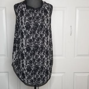 🎁5/$25 black and white sheer sleeveless tunic